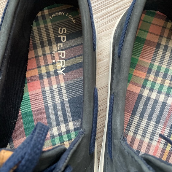 Sperry navy suede with tie and white sole boat shoe size 6 - Picture 6 of 9